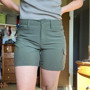 Eddie Baur army green short, great condition
